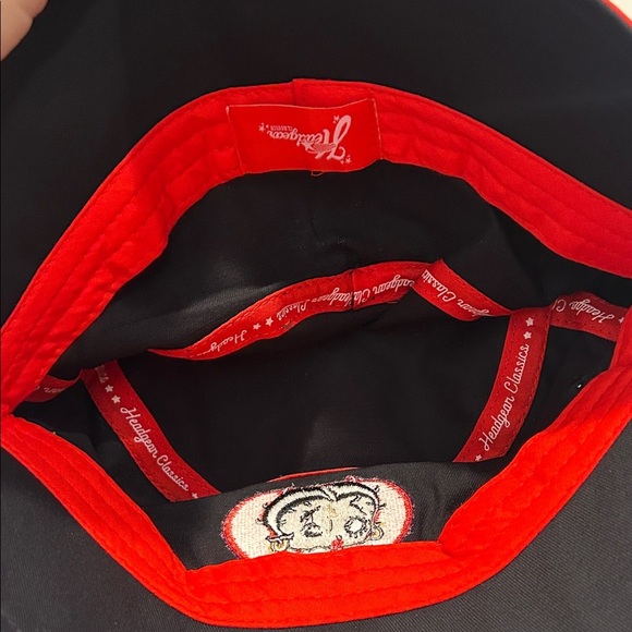 Headgear Classic Betty Boop Black Hoodie and Hat Set new with tag medium - Picture 10 of 10